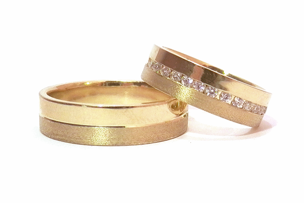 Poročni prstani v rumenem zlatu. Foto: vir: Zlatarnica