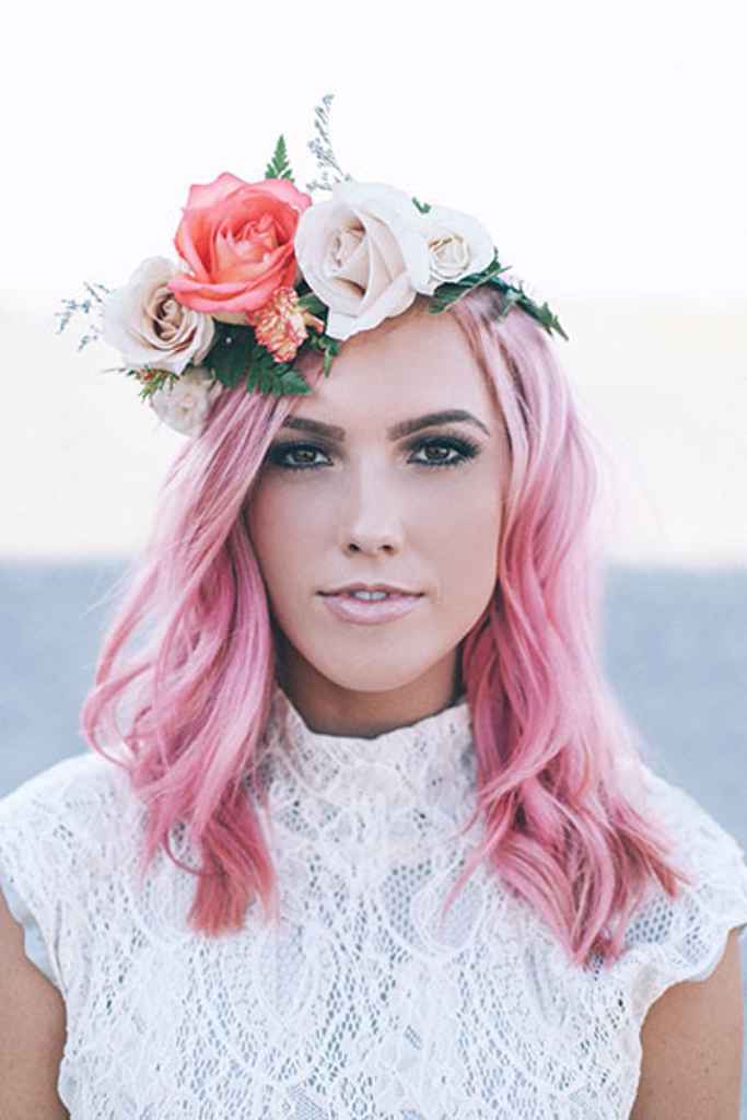 Nevesta s prečudovito cvetlično krono na glavi. Foto: Utah Wedding Photographer