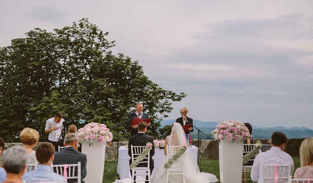 Poročni civilni obred na Ptujskem gradu. Foto: Alen Karupovič Photography